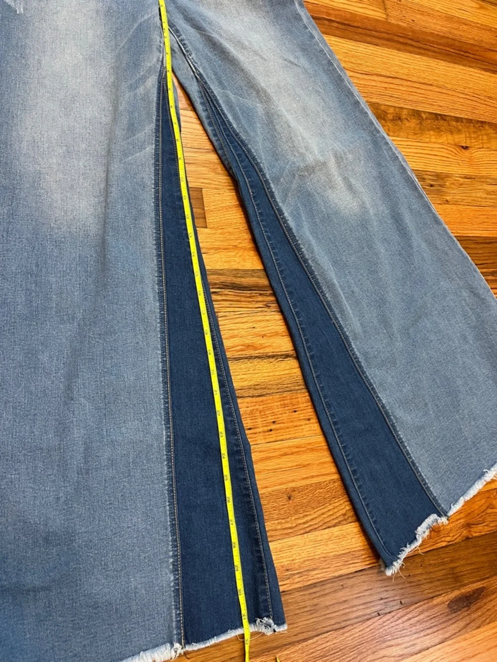 UNIQ by LITZ Bellbottom Flare Wide Leg Jeans Womens 26 Retro Festival Pants - Picture 9 of 11
